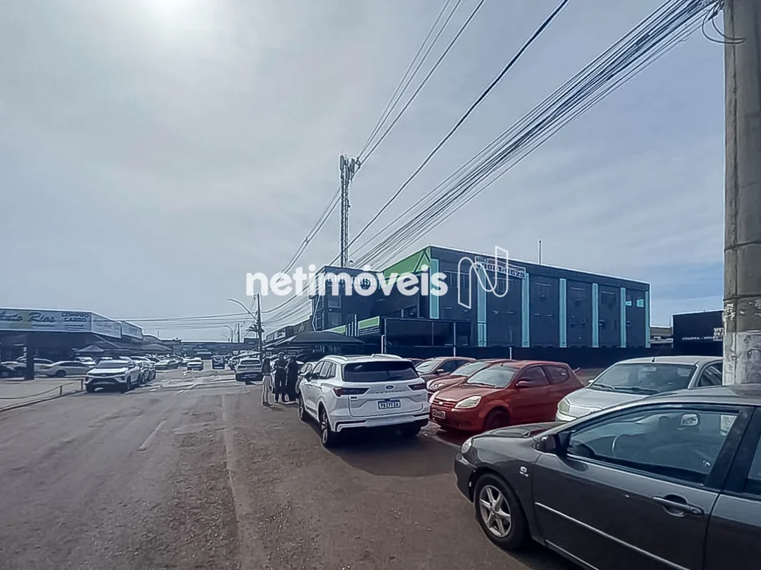 Salão Comercial no SCIA – Próxima à Via Estrutural com 2 Vagas de Garagem - Cida...