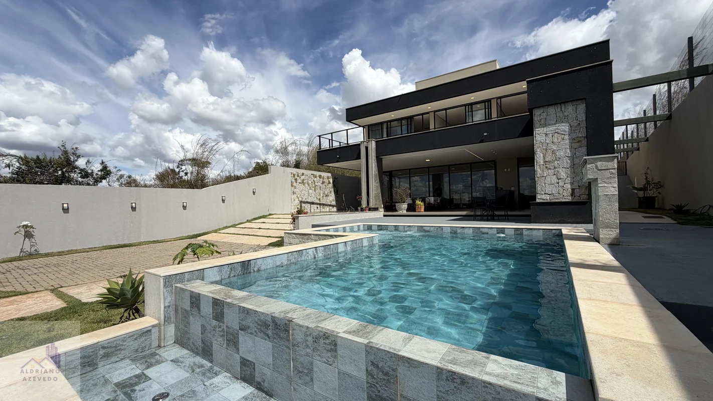Casa com habite-se à venda no Jardim Botânico.Certidão de ônus já consta o habit...