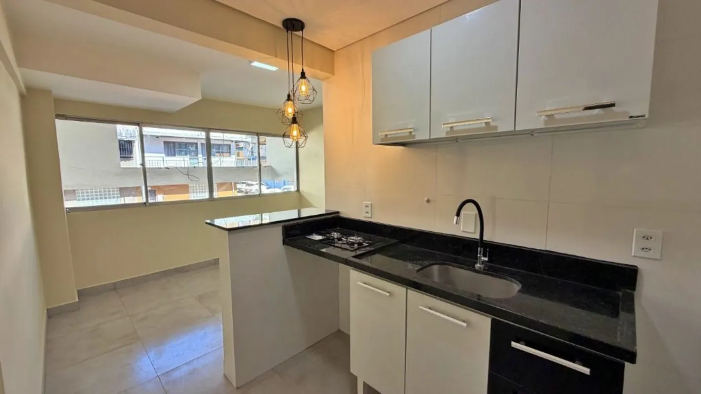 Apartamento recém-reformado à venda na SCLRN 714/715 Bloco F, com 38m² de área ú...