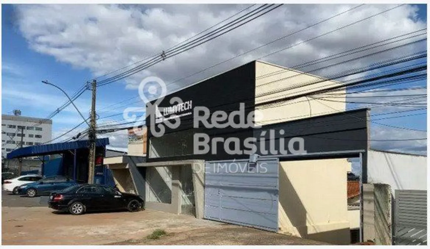 Imóvel em avenida comercial, uso misto, moradia para renda e loja comercial com ...