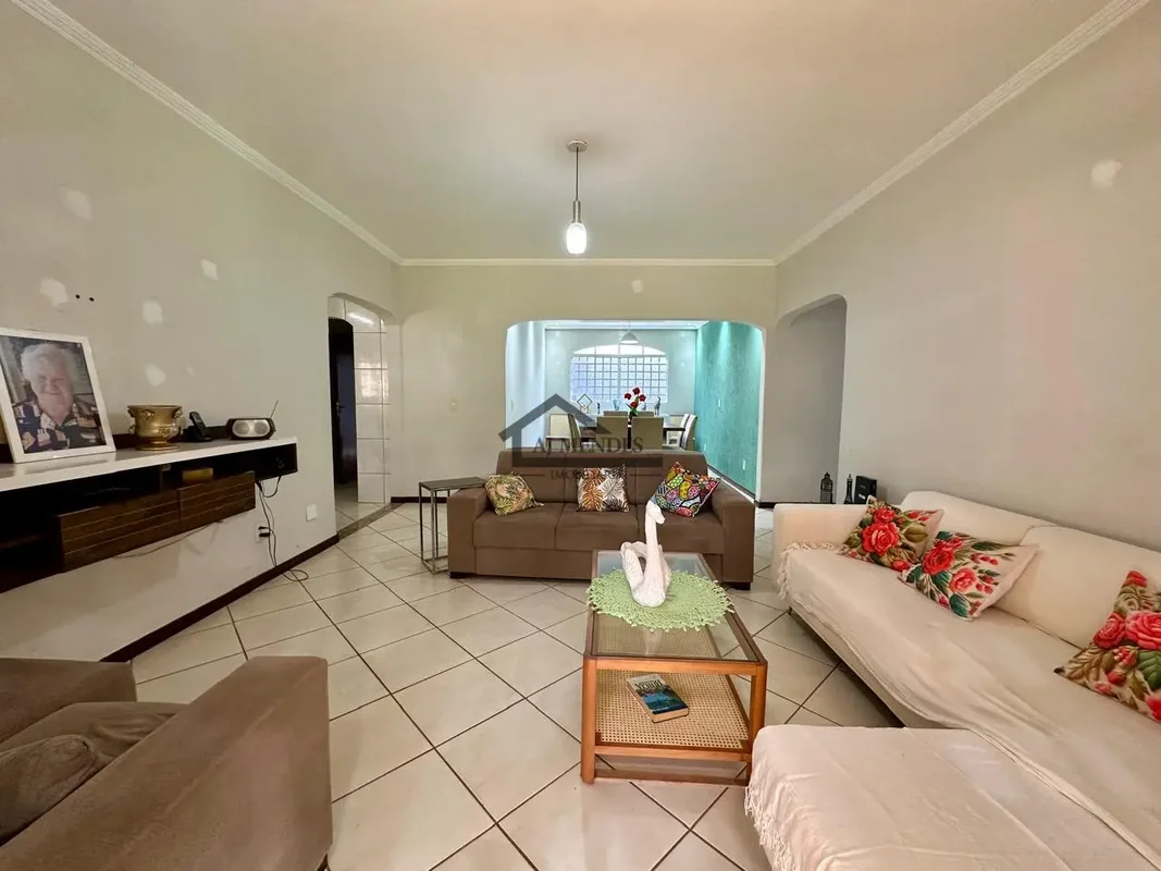 AJ MENDES IMOBILIÁRIA VENDE CASA NA Qms11 - SOBRADINHO DFCasa térrea, toda na la...