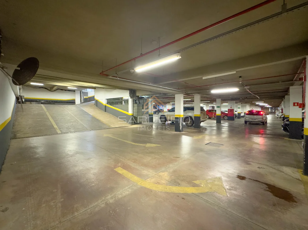 GARAGEM ANDAR INTEIRO + SALA COMERCIAL – CENTRO CLÍNICO – ALTA RENTABILIDADEInve...