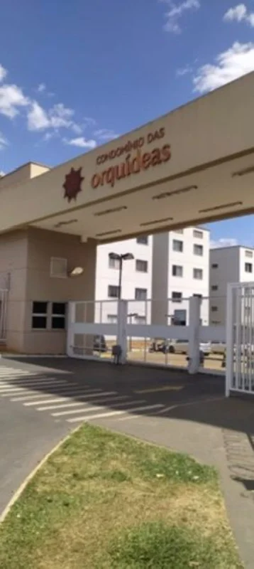 Aluga-se apartamento com 2 quartos 1 banheiro social, cozinha com bancada e fogã...