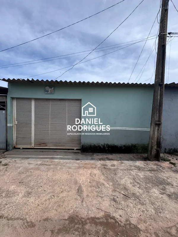 Vendo Casa no Sol Nascente Trecho 2 Próximo do Supermercado Martins * ?Sala * ?C...