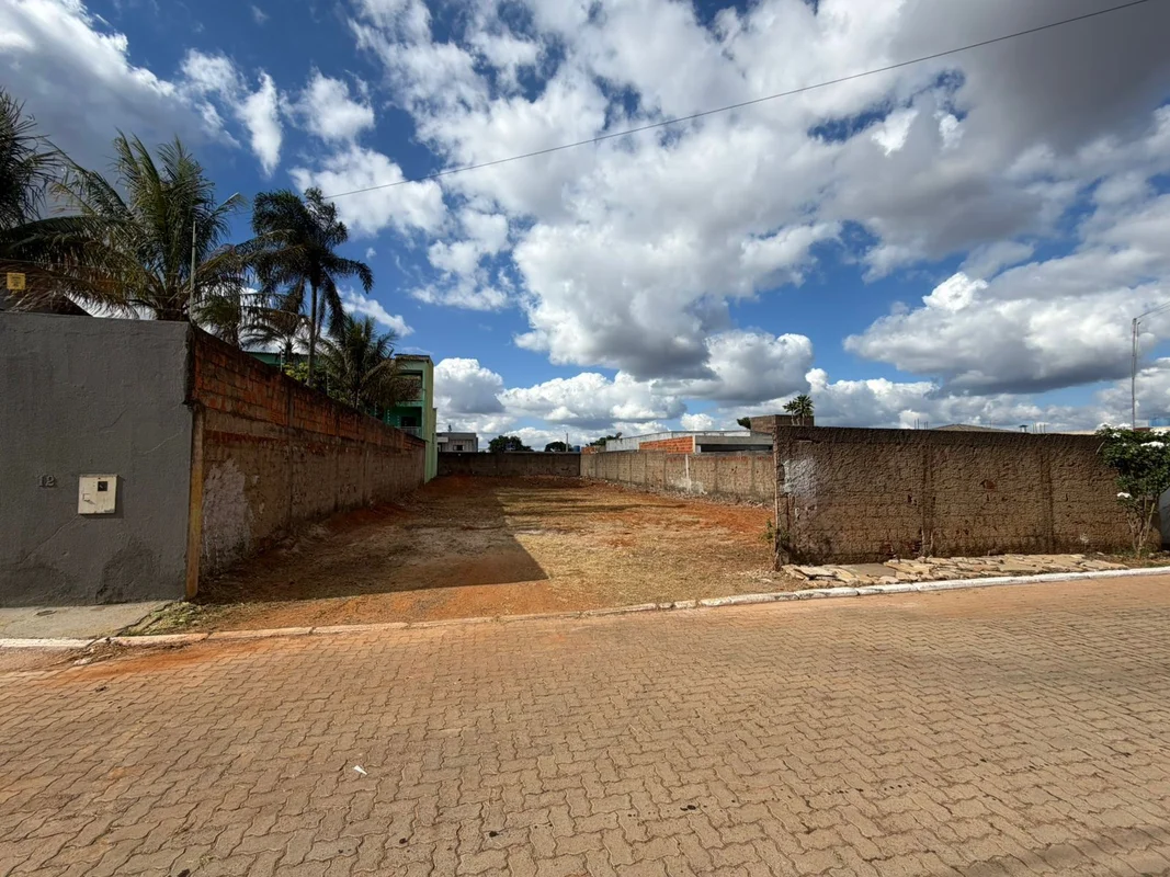 Lote ponte alta norte Rua rodobelo Condomínio fechais Lote: 800m2 quadrado 16 me...