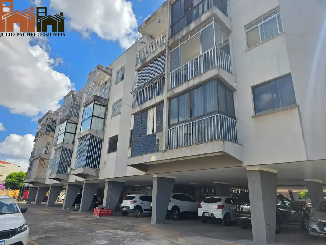 Descubra uma oportunidade imperdível em Taguatinga: um confortável apartamento d...