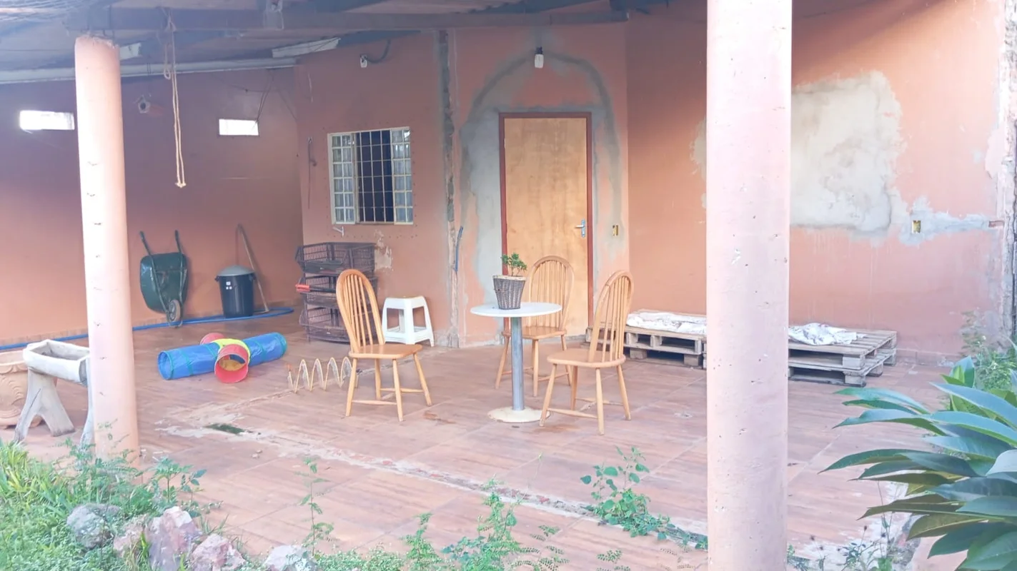 Casa 2 qtos com quintal Sol l Nasscente P sul Terreno grande Boa localização Per...