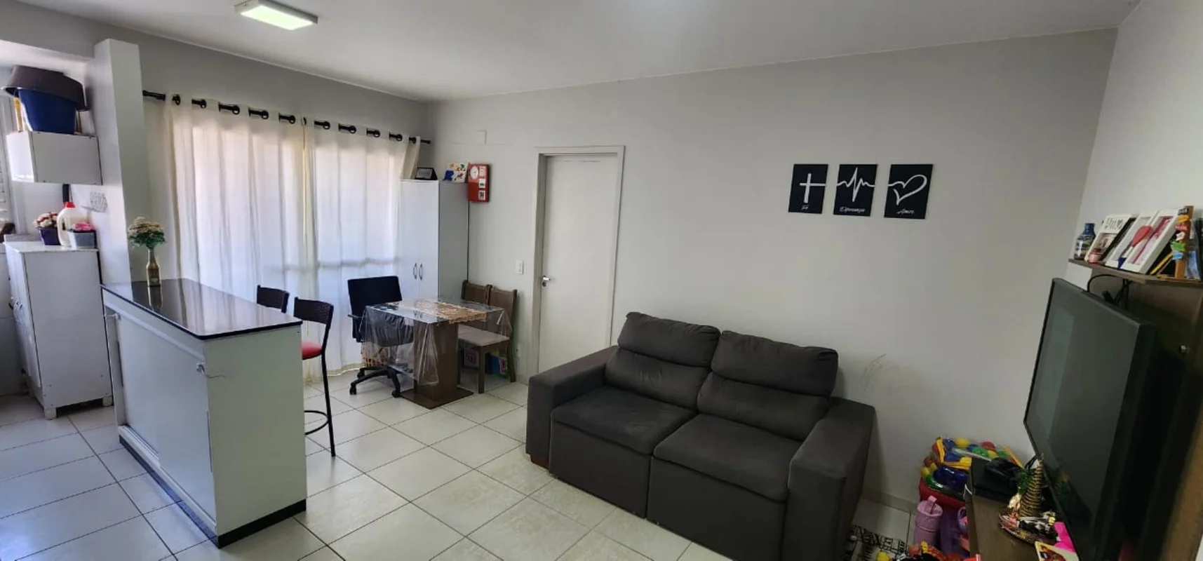 Apartamento a venda no Residencial Sam Ville que fica na QR 203 em Samambaia e p...