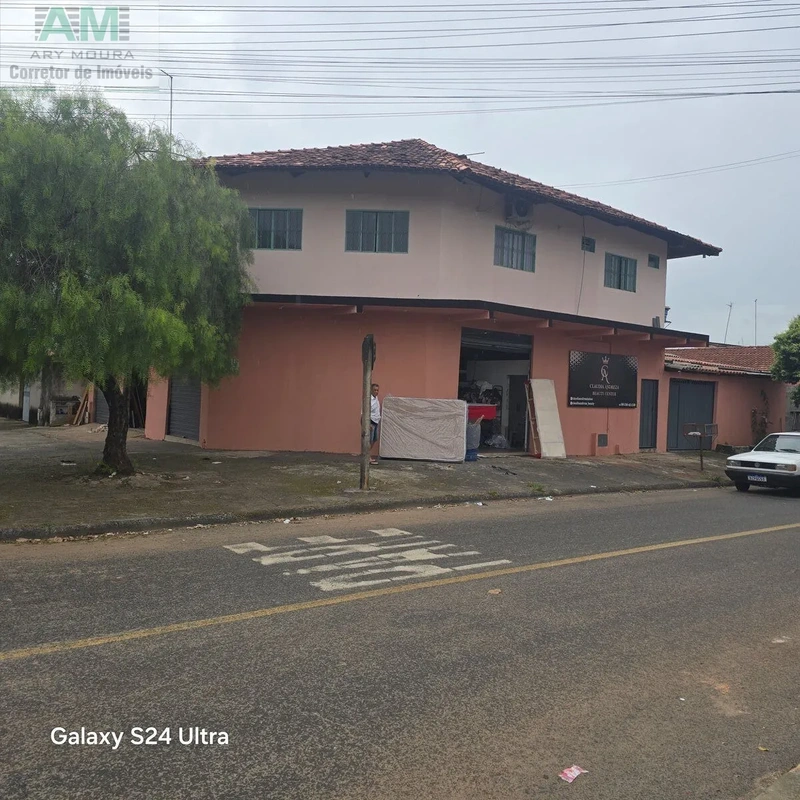 predio ; com duas salas comercias ja alugadas, dois apartamentos ja alugados, ma...