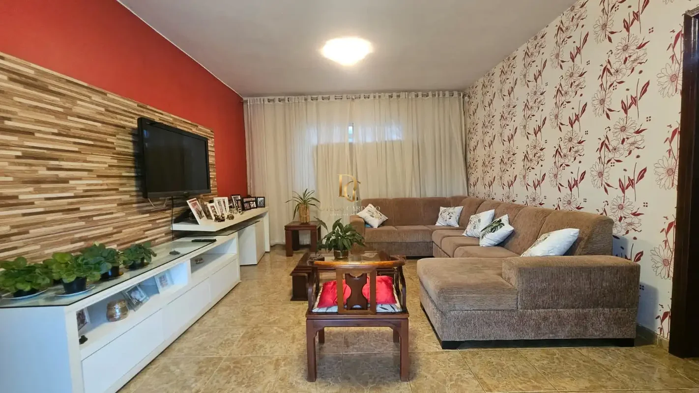Venha morar no coração do Park Way, em uma charmosa casa de condomínio na SMPW Q...