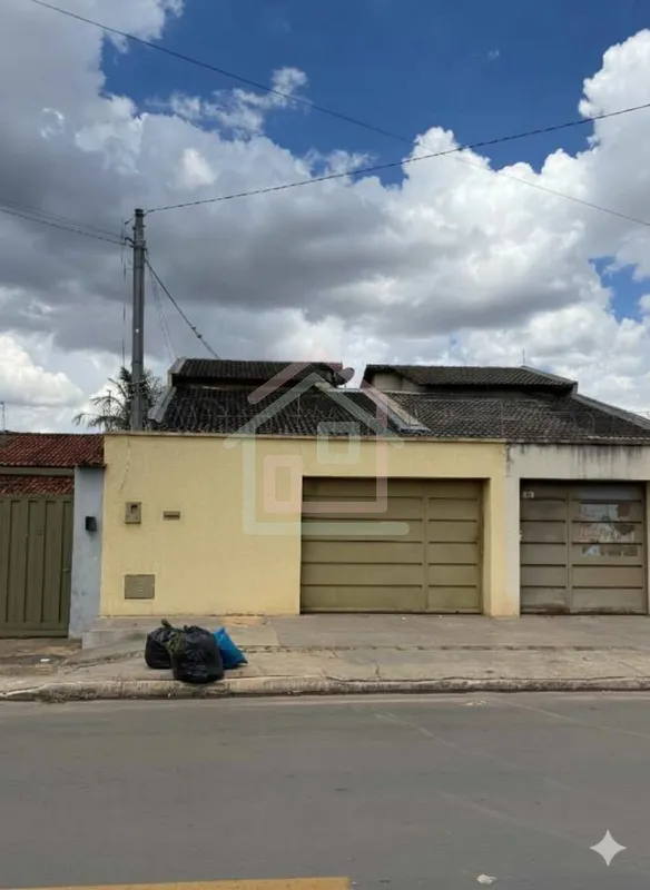 Casa no Parque Santa Rita ? Goiânia | 3 Quartos com Suíte | Avenida BacuriExcele...