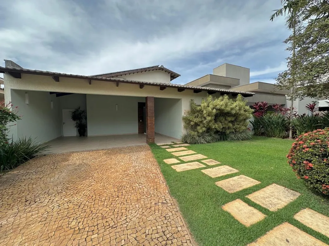 SÃ£o 434mÂ² de terreno / 223mÂ² de Ã¡rea construÃ­da.03 suÃ­tes plenas Home cine...