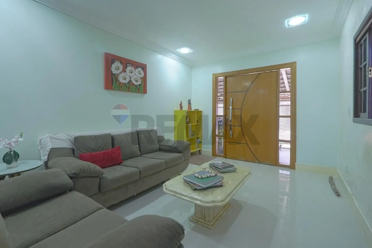 Descubra o conforto e a praticidade deste incrível sobrado residencial localizad...