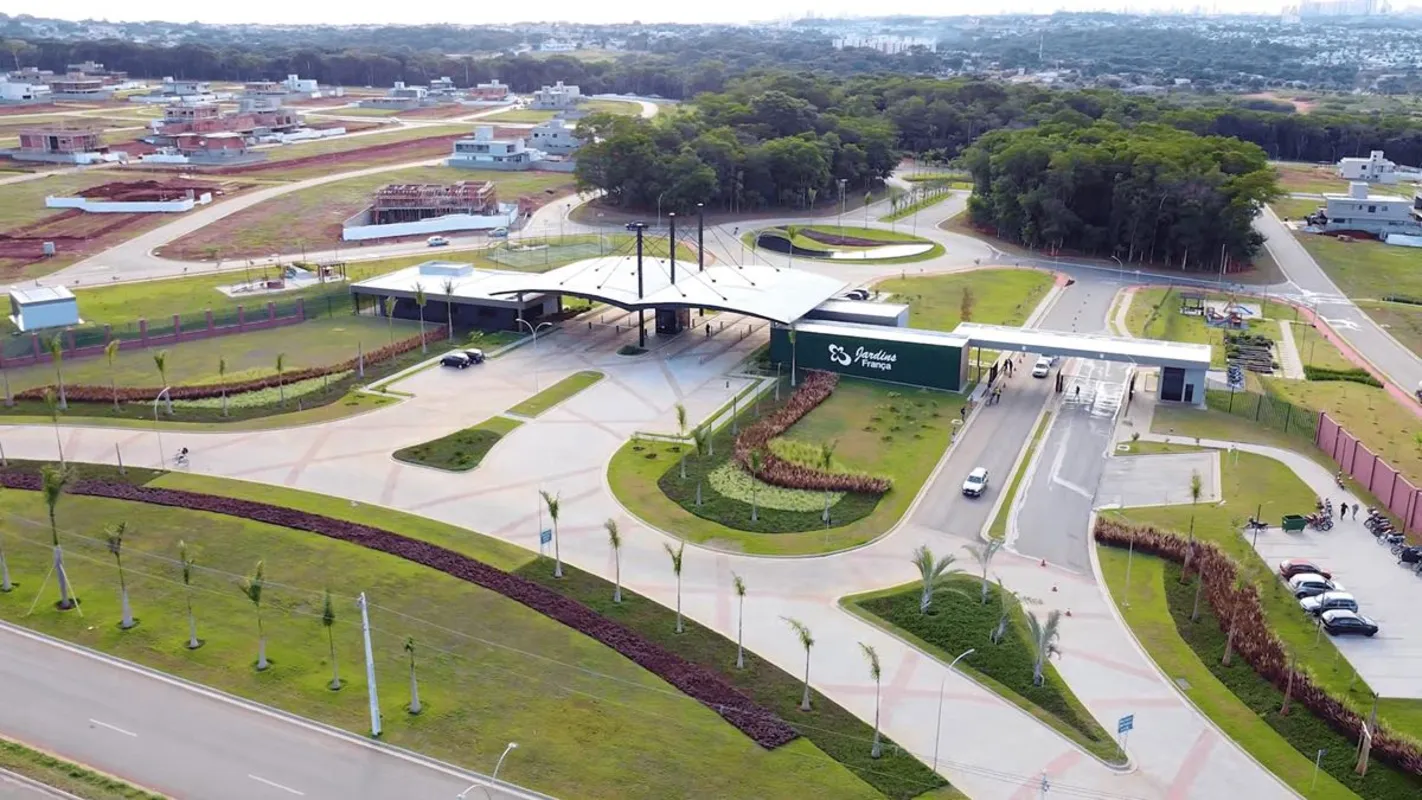 Lote á Venda no Jardins FrançaQuitado- 750,13 Metros- R$ 2.500 o metro quadrado-...