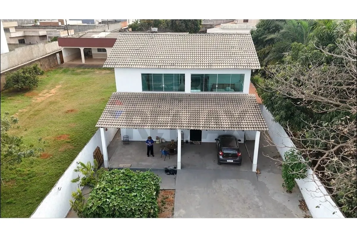 Casa de Condomínio à Venda em Taguatinga, DF - Analisa Permuta de Chácara.360 m²...