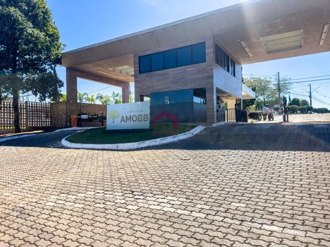  Fernandes & Coelho Imóveis apresenta lote de 728,39m² no Condomínio Morada de D...