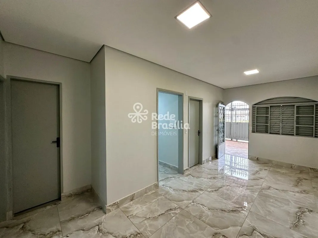 TH35257 - Qr 408 Samambaia, Casa 03 quartos, 100m². Agende sua visita! Imóvel co...