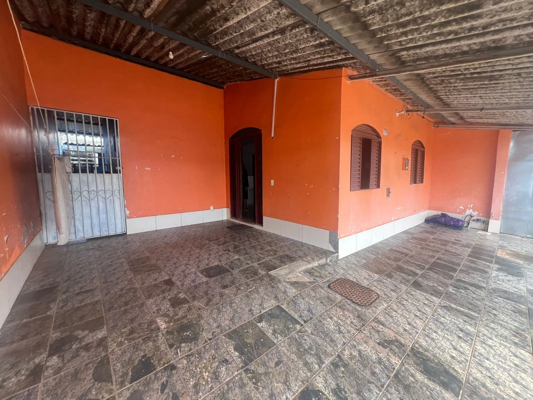Casa à Venda – QNP 30, Setor P Sul | CeilândiaCaracterísticas do Imóvel• 3 Quart...
