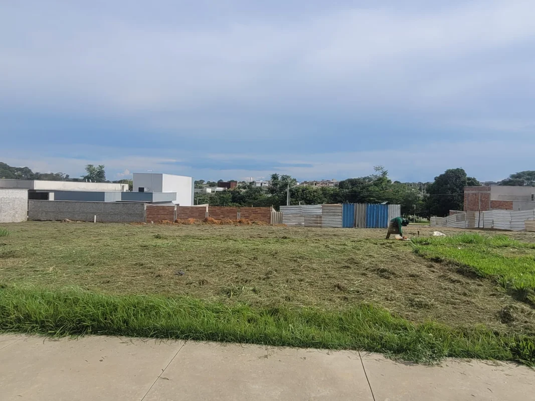 Vendo Lote com 321m2, com Ágio ou Quitado, excelente oportunidade para comprar s...