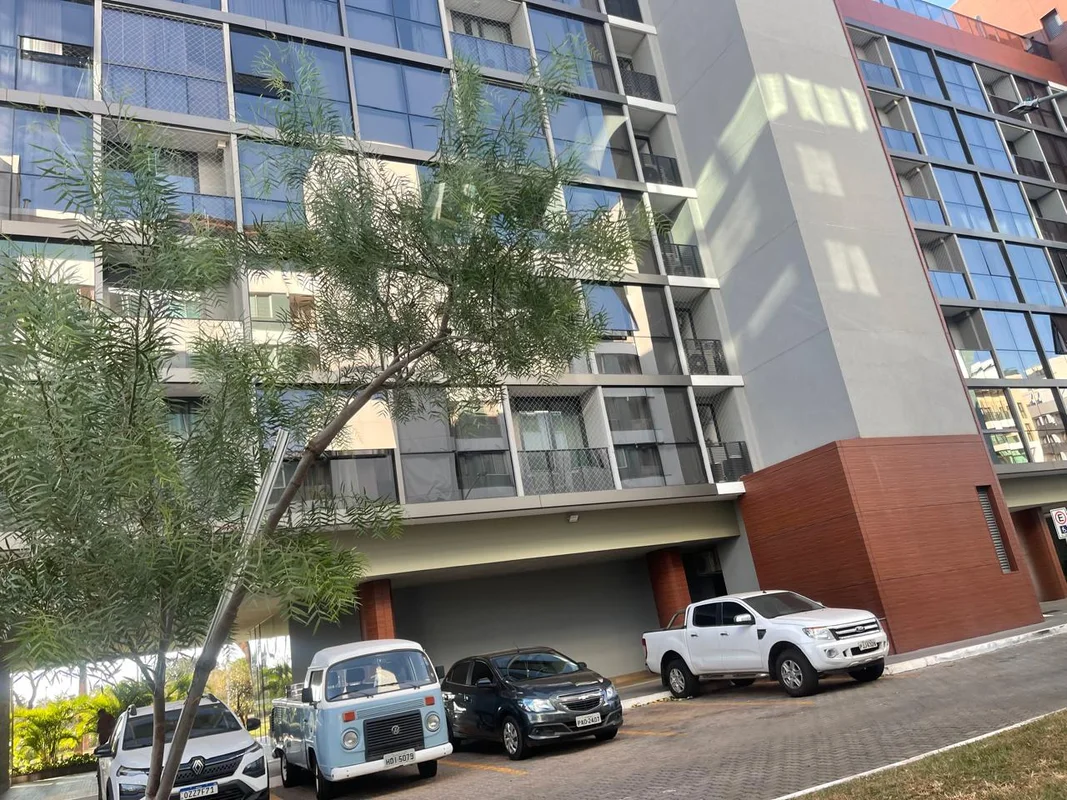 Apartamento disponível para aluguel no Noroeste, com área total de privativa 197...