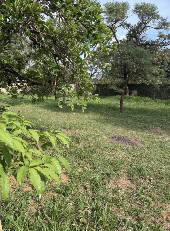 A GCASTRO IMÓVEIS VENDE !!!Condomínio serras do lago Próximo ao colégio do altip...
