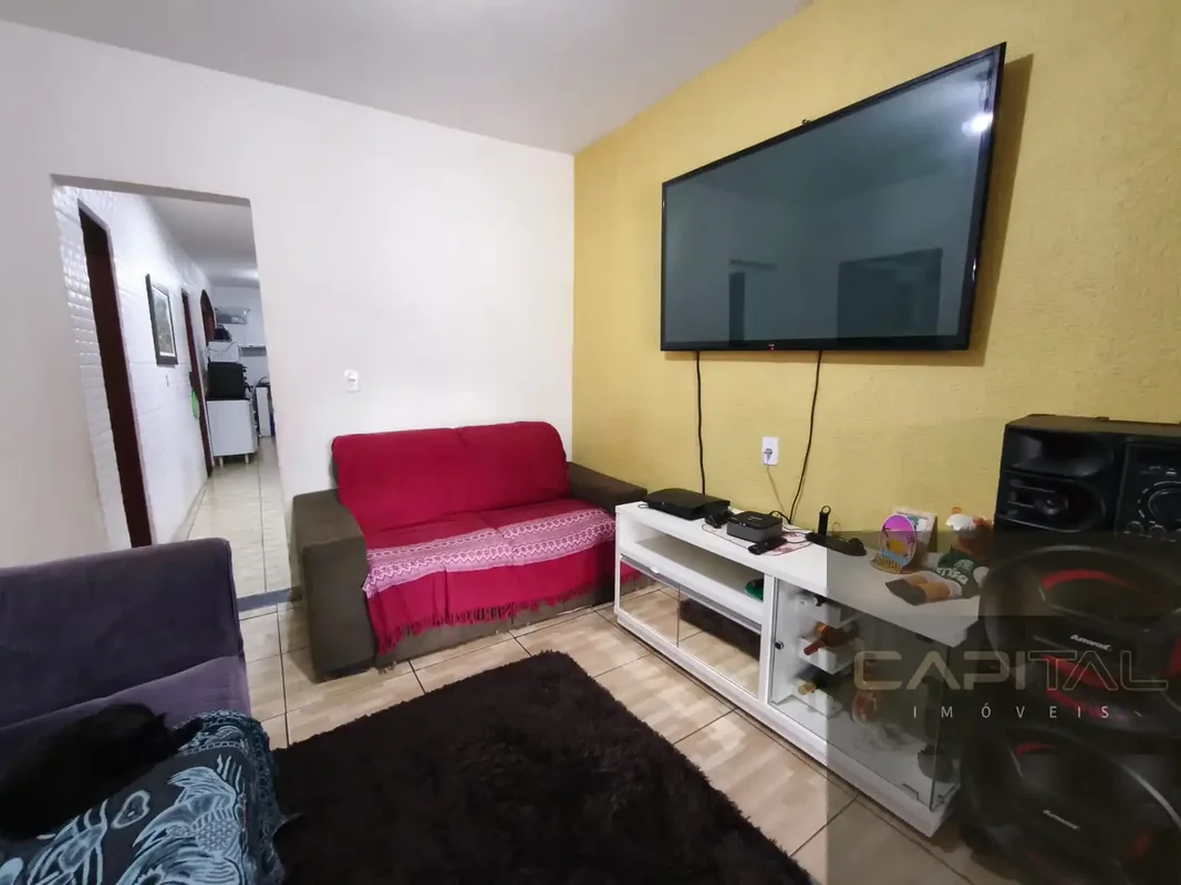 Descubra esta charmosa casa sobrado localizada no QR 318 Conjunto 9, em Samambai...