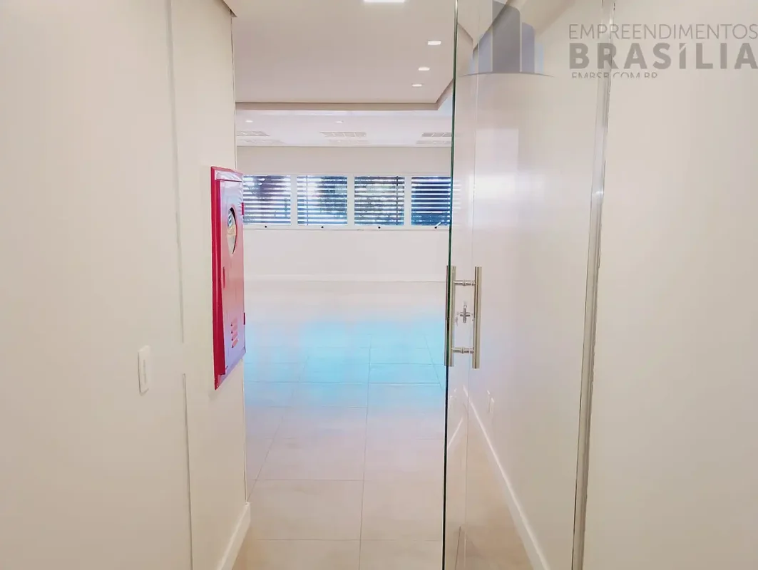 SHSC 504 SUL - EXCELENTE SALA COPORTORATIVA NO 2ª ANDARGrande oportunidade!Excel...