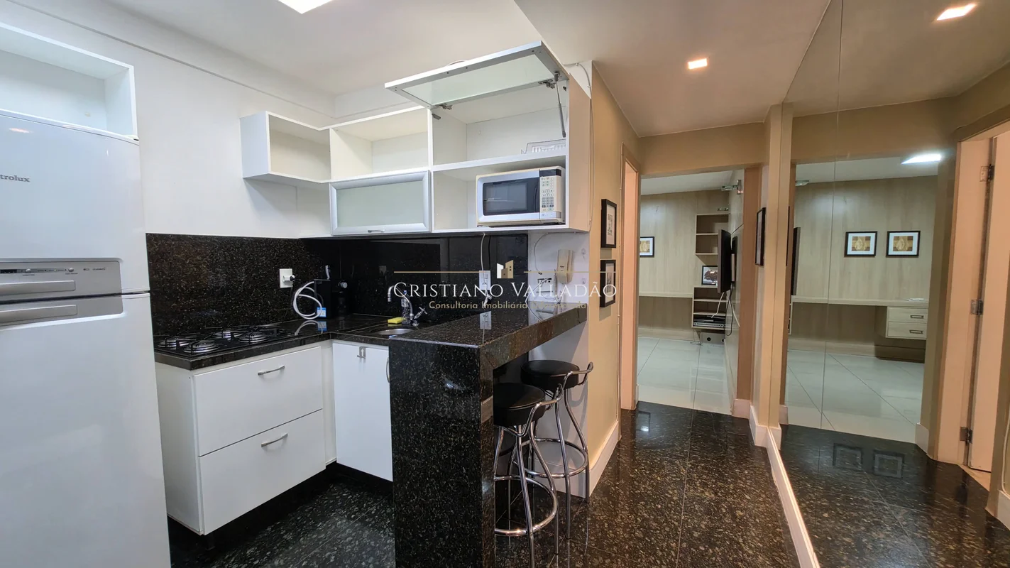 LINDO APARTAMENTO 1 QUARTO MOBILIADO - EDIFÍCIO SAINT JAMES - SUDOESTE Com uma á...