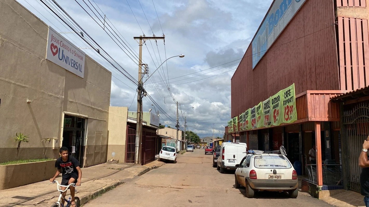 Galpão na QNQ 05 Uma oportunidade rara para quem pensa no presente e constrói o ...