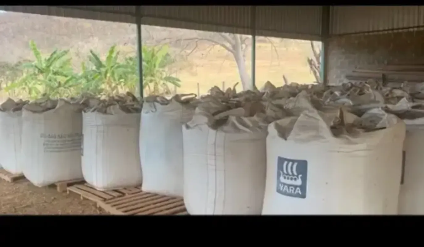 Fazenda à venda, 92,35 alq. (447 Ha), em Arinos-MG•Com 2 pivôs Valley, de 50 ha,...