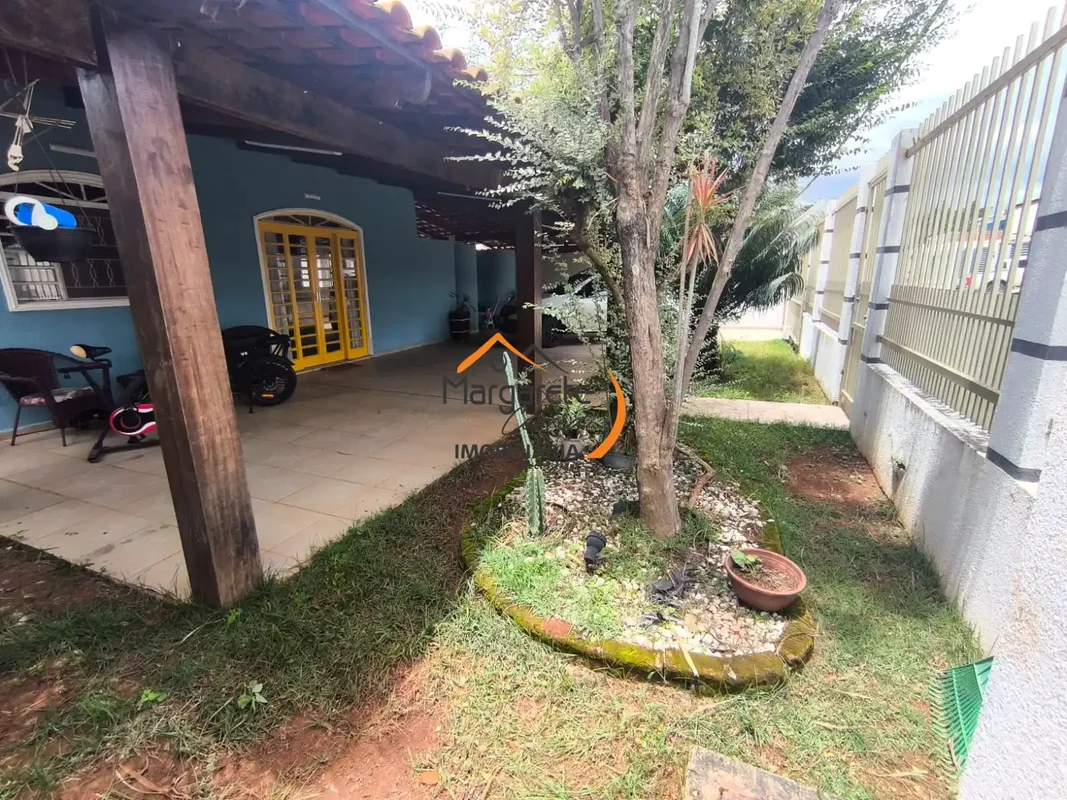 Imobiliária Margarete Corrêa vende Casa no Condomínio Serra Dourada IIDF 150, co...
