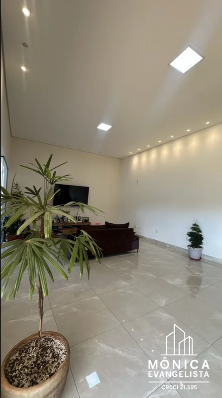 OPORTUNIDADE NO JARDIM BOTÂNICO! Casa Térrea Nova no Condomínio Ouro Vermelho II...