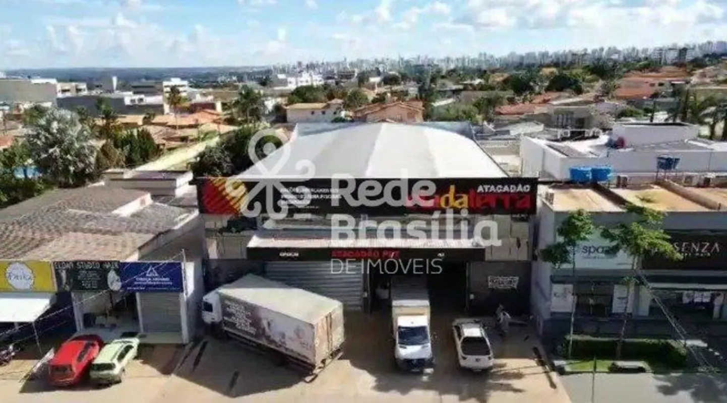 Alugo imóvel comercial de grande porte / galpão em Vicente Pires-DF, com perfil ...