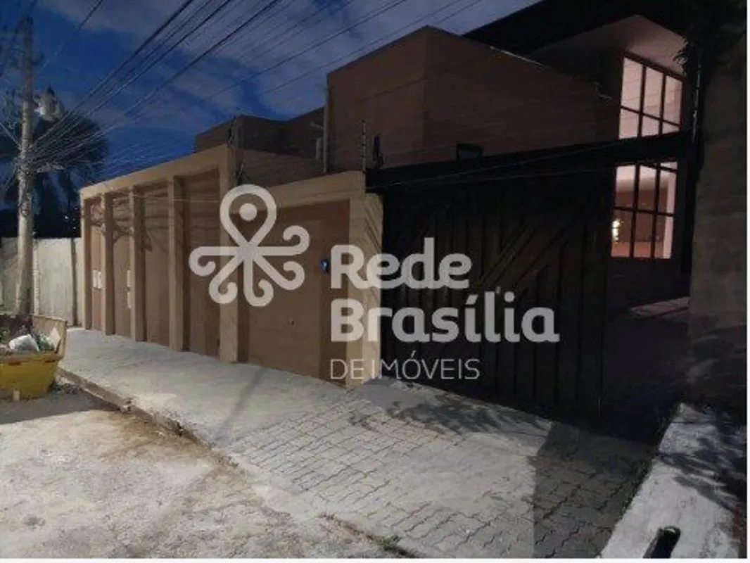 Casa de 3 quartos sendo 3 suítes casa de 300 metros ótima localização Churrasque...