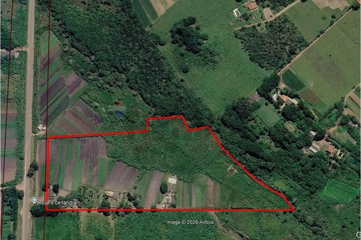Oportunidade Única: Chácara 9,25 hectares com frente para a DF-180!Imagine um te...
