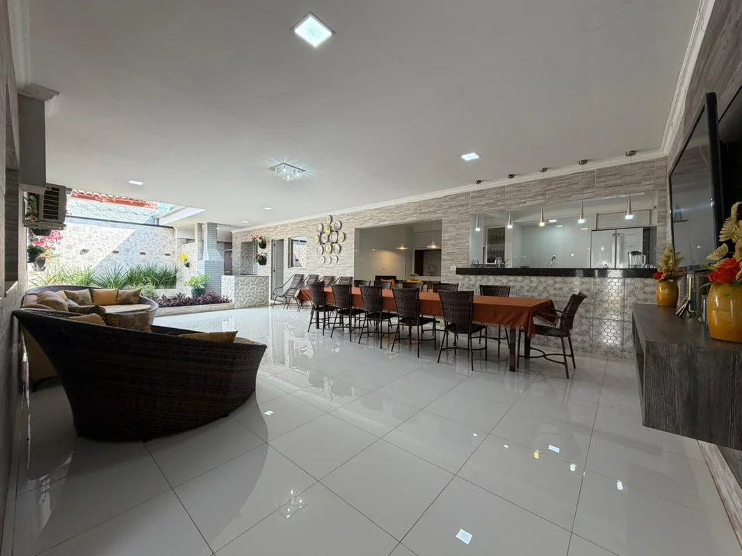 - CASA ALTO PADRÃO MOBILIADA | 3 SUÍTES PLENAS | ESPAÇO GOURMET COMPLETO | PRIVÊ...