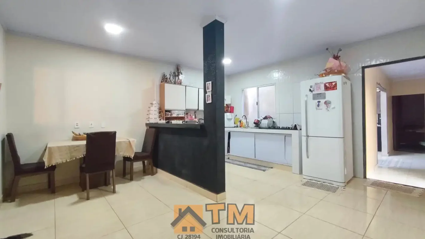 TM CONSULTORIA IMOBILIARIA VENDE:EXCELENTE CASA COM 3 QUARTOS, NO BAIRRO ITAIPU,...