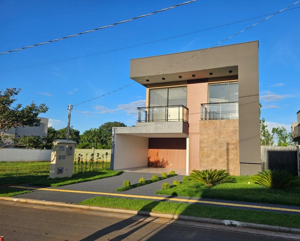Sobrado com escritório + 3 quartos, sendo 2 suítes;Suíte master com banheira e v...