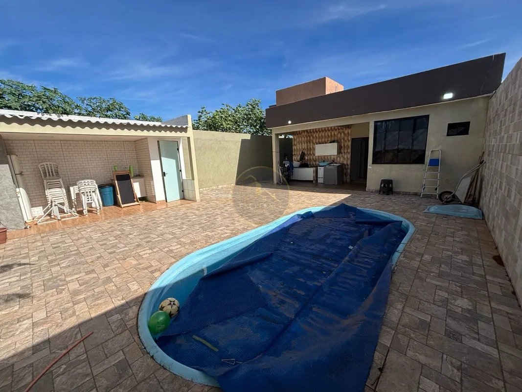 Excelente casa térrea na LAJE, localizada na Rua Safira/Av. Buritis3 quartos sen...