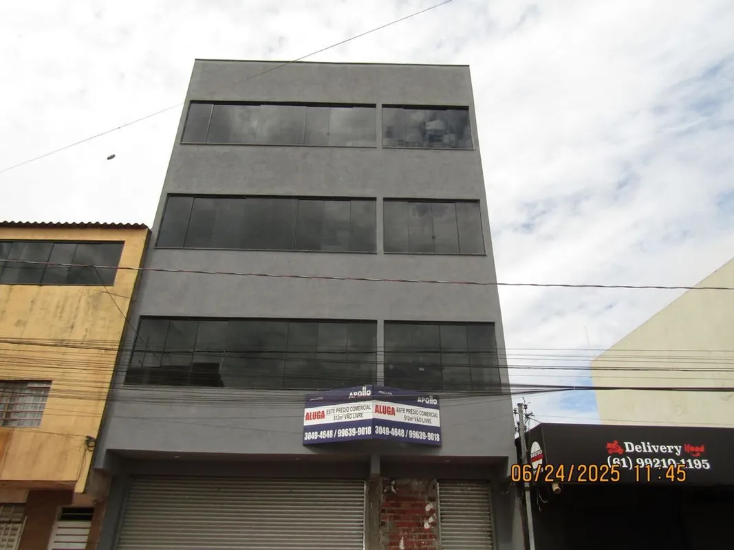 Prédio Comercial com elevador, lote vazado, Localizado na Avenida Principal do I...