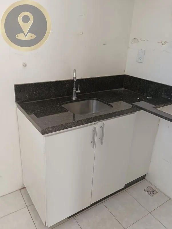 OTIMO APARTAMENTO NA SQS 212, PREDIO COM ELEVADOR, SALA, COZINHA, BANHEIRO SOCIA...