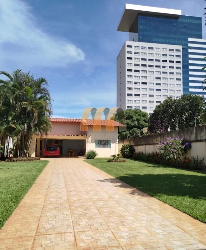 04 quartosSalaCozinhaCopa/sala de jantar Área de serviço 02 banheios Garagem par...