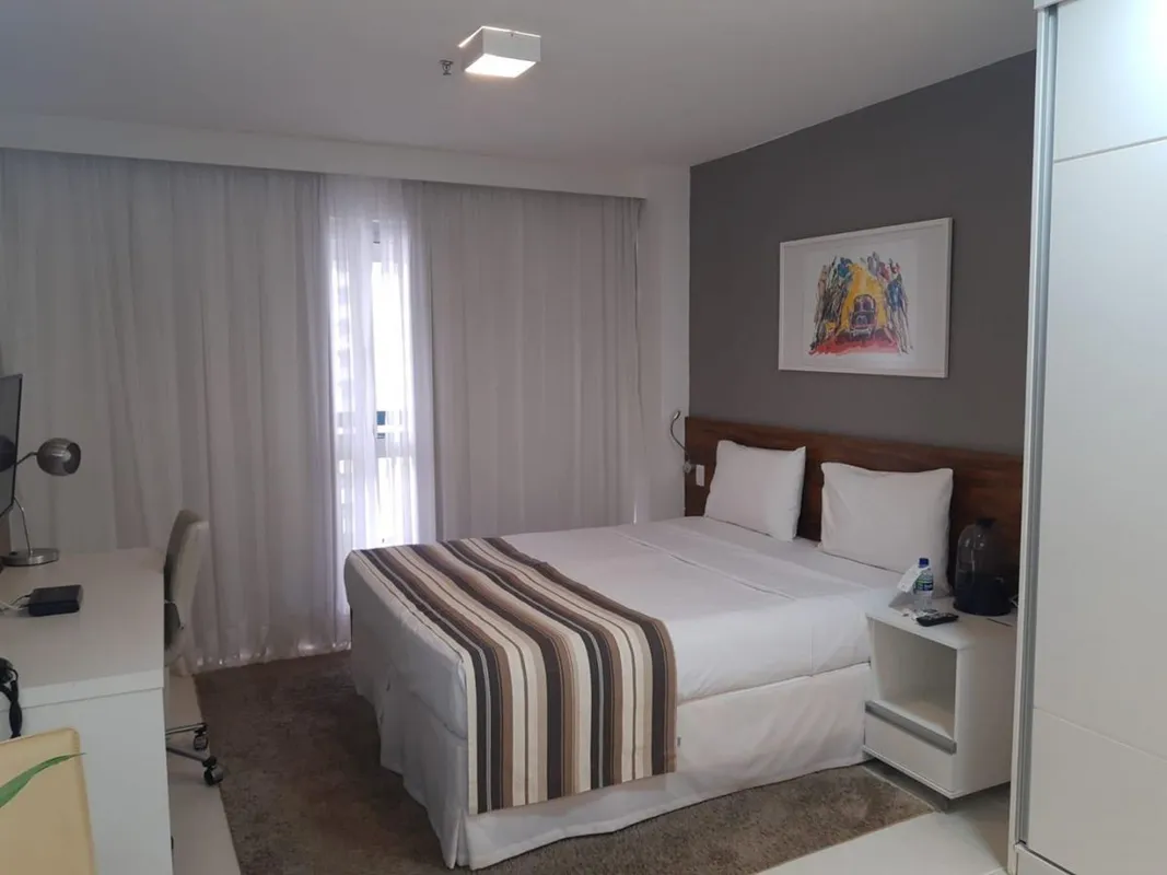Invest Flat Imobiliária aluga apartamento de 28m², no 9º andar no Ed. Vision!Exc...