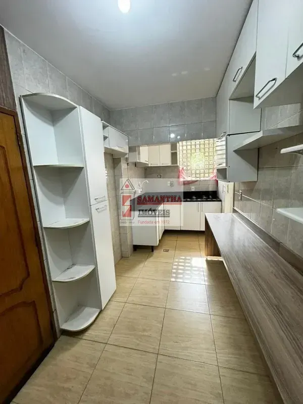 SQN 409 BLOCO P APTO 108 Apartamento de canto, 1º andar, vazado, 3 quartos, suít...