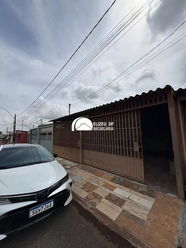 Elizeu DF Imobiliária aluga Casa na QS 6 do Riacho Fundo II, composto por:- Sala...