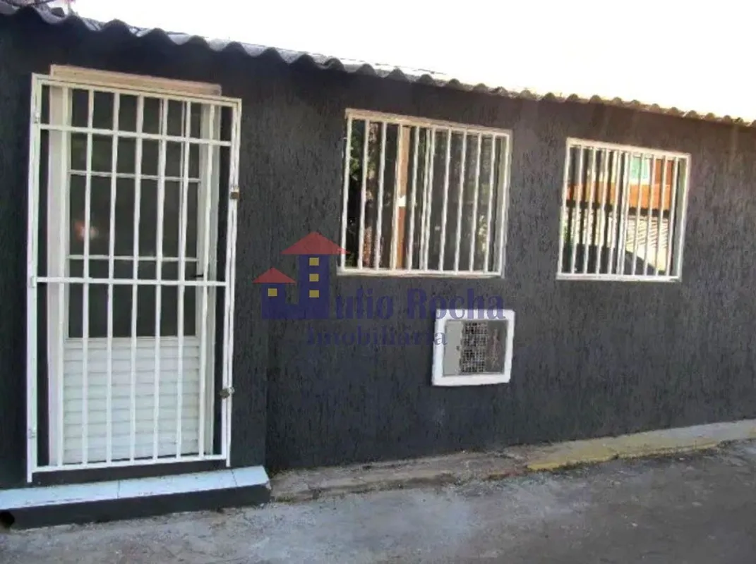 JULIO ROCHA IMOBILIARIA VENDE!ÓTIMA CASA PARA REFORMA NO CRUZEIRO VELHO-DF!Com b...