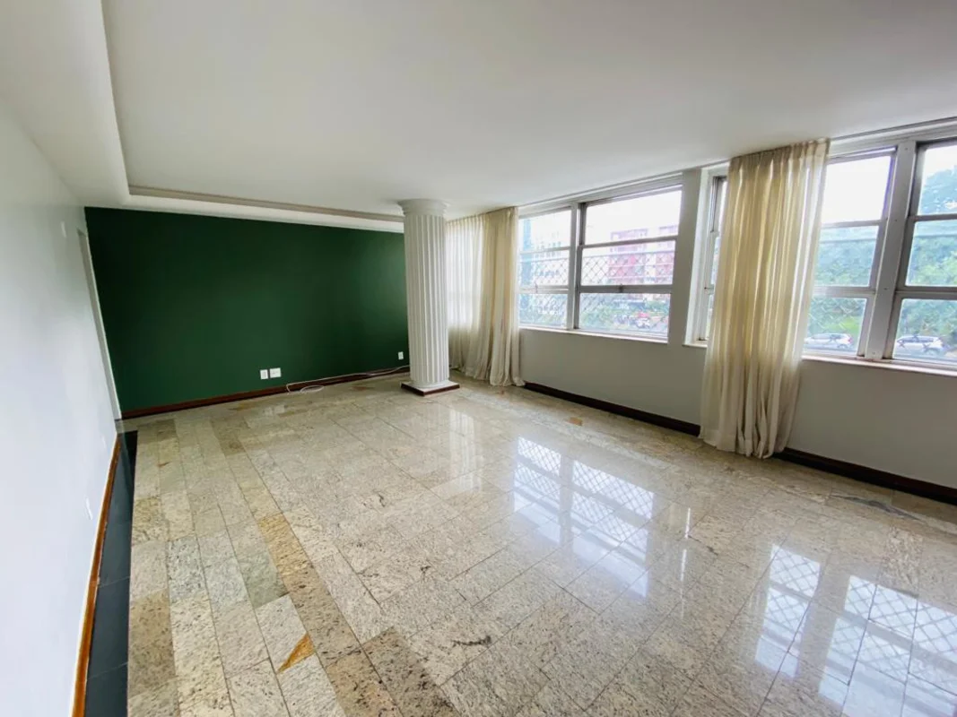 Excelente apartamento localizado em uma das melhores quadras da Asa Sul!O aparta...