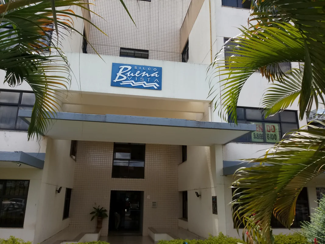 O kitnet, está localizado no bairro Setor de Habitações Individuais Norte possui...