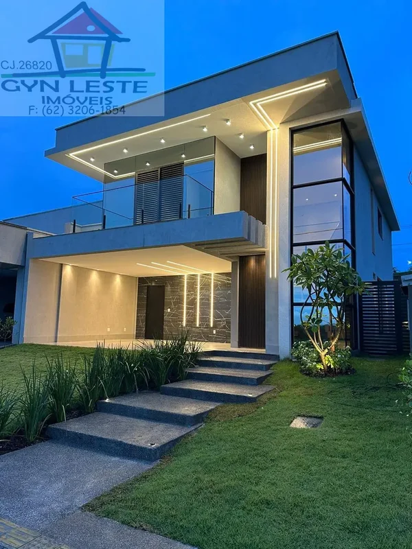?SOBRADO JARDINS CAPRI QD. 04 LT. 21??Construção: 224,36 m2??Lote: 268,90m2??2 V...