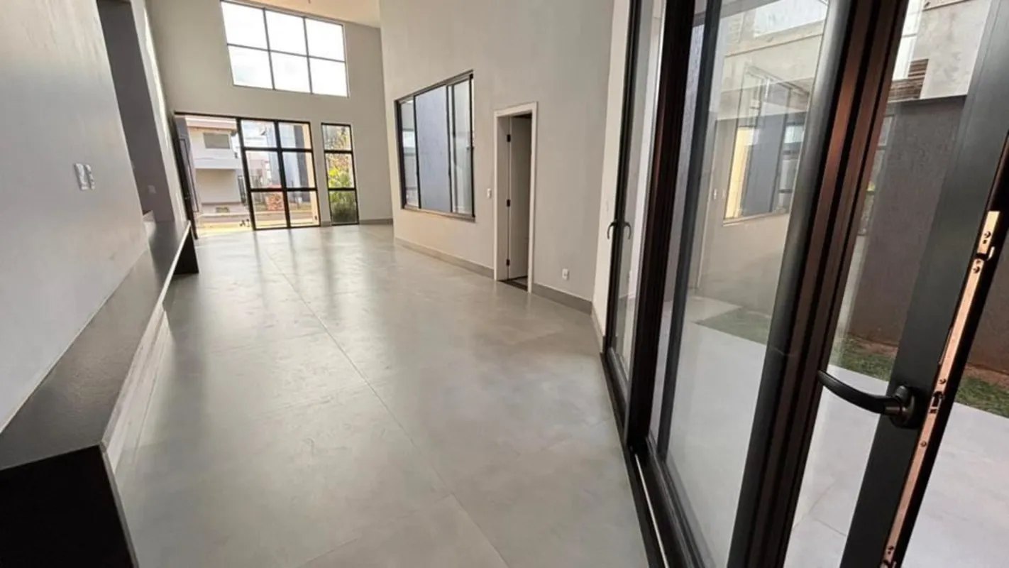 VILLA153260 - Última atualização: 16/06/26 23:32Casa em condomínio com 3 suítes ...